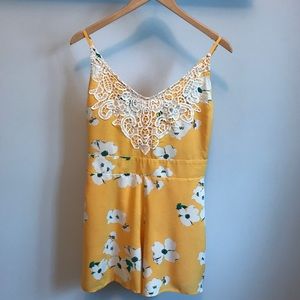 NWOT spring romper with white flowers